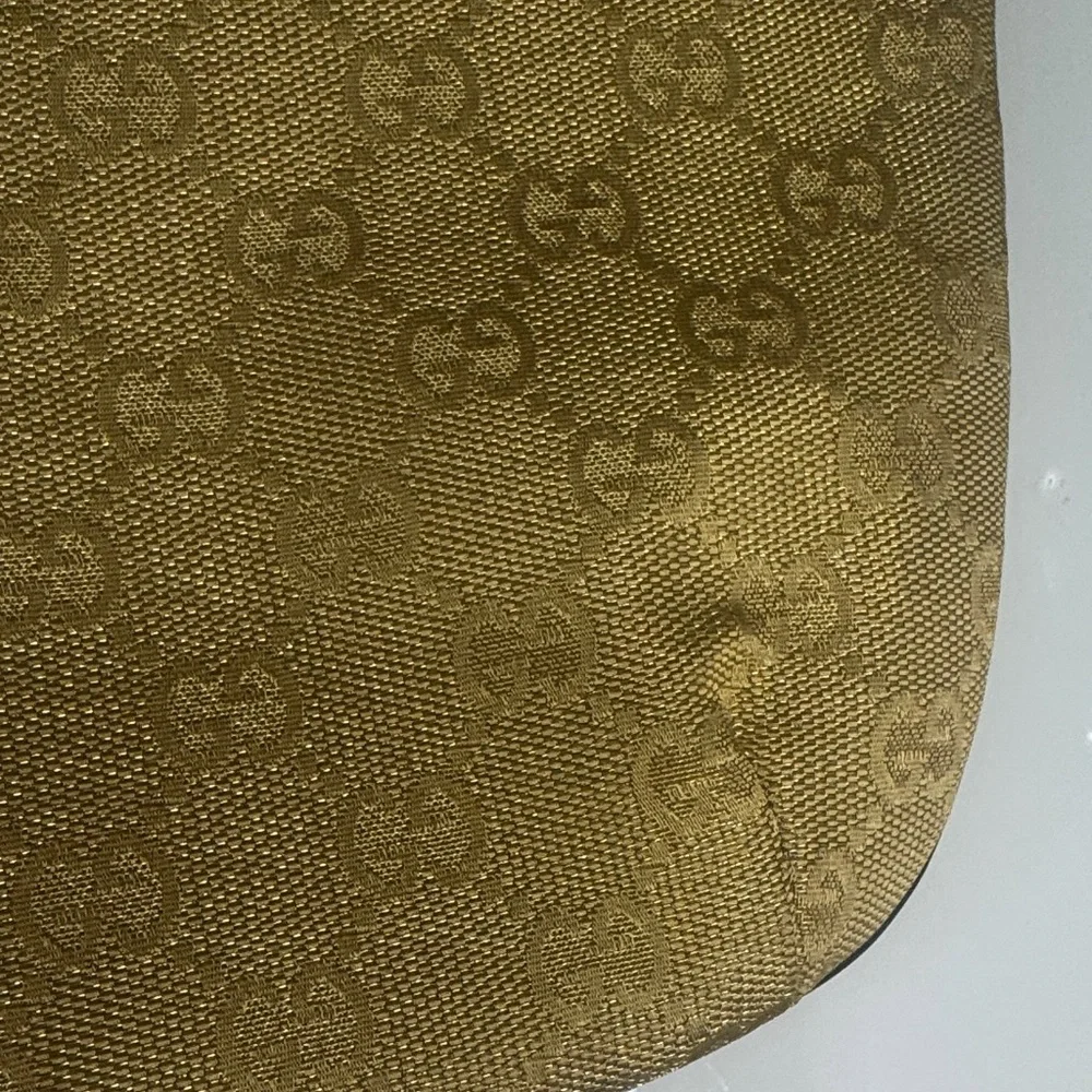 Gucci Gold GG Metallic Gold Half Moon Hobo Shoulder bag aka pouchette - Picture 5 of 12